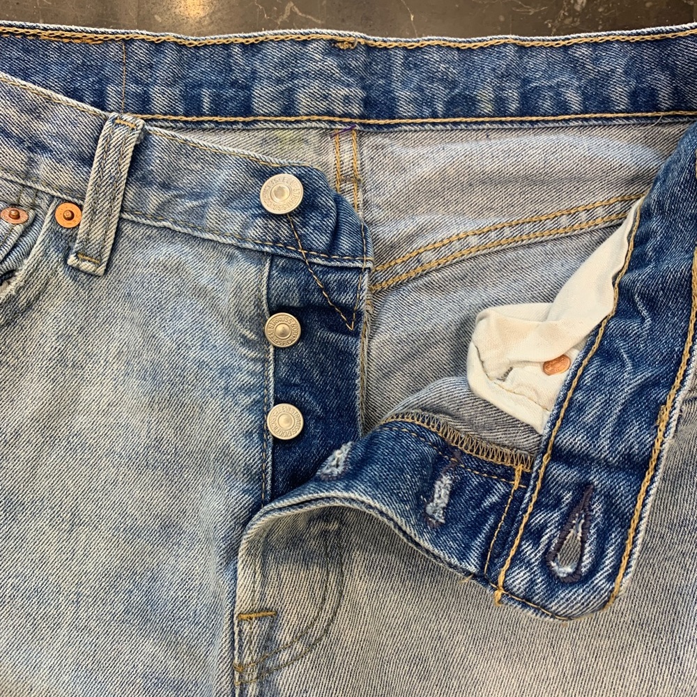 501 Button Fly Levi’s - image 2